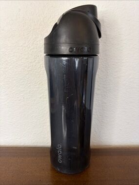Owala Black Free Sip Flip Lid Plastic Water Bottle 24o